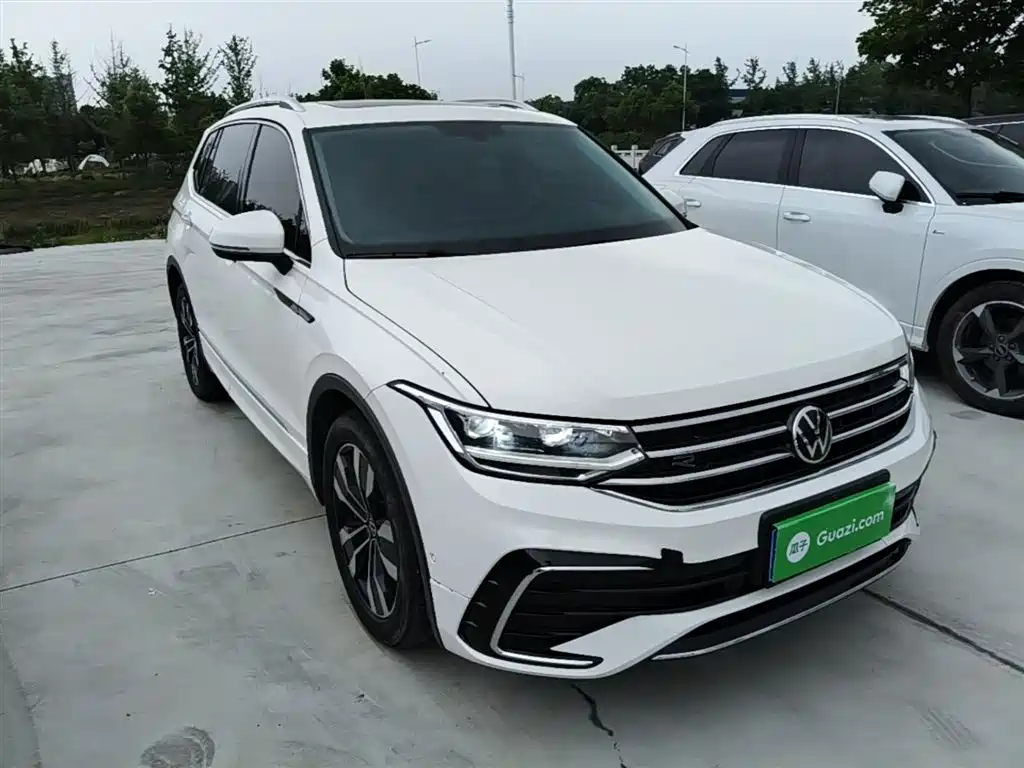 Volkswagen Tiguan L L 2022 330TSI AT R-Line