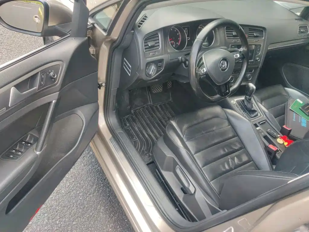 Volkswagen Golf — миниатюра 12