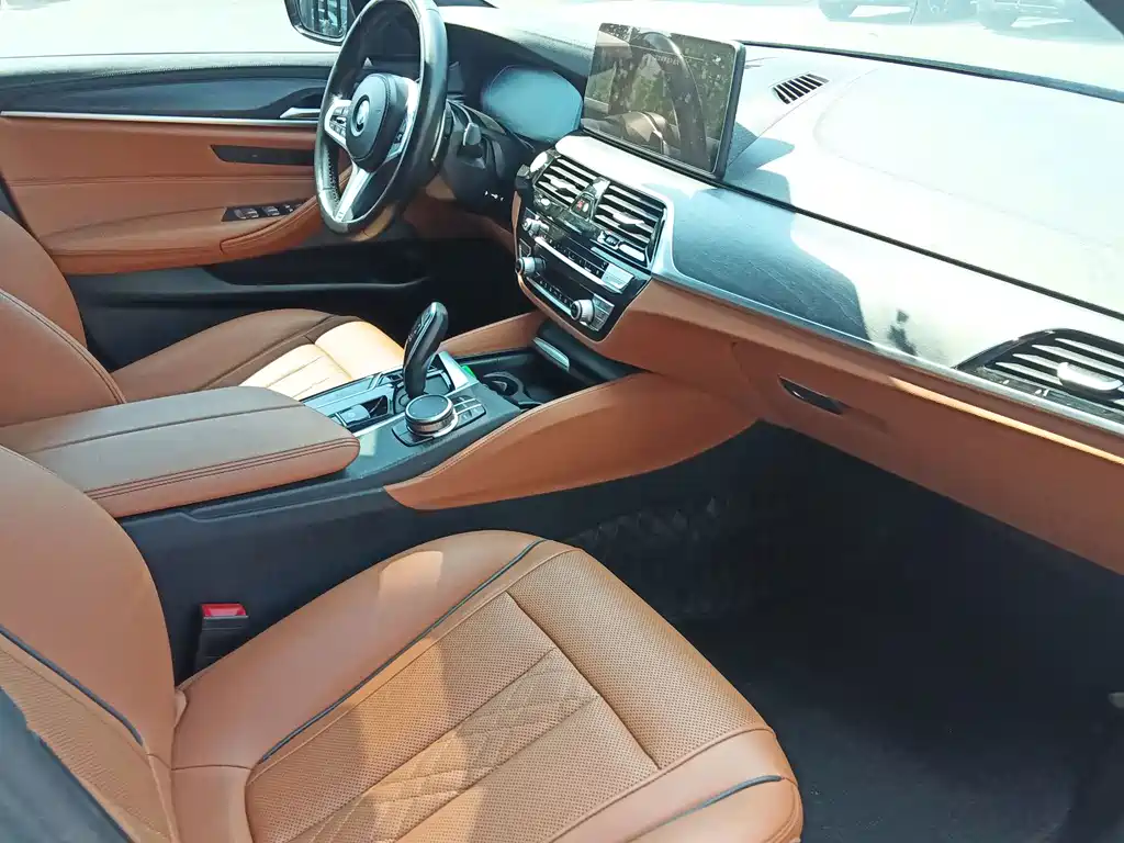 BMW 5 Series — миниатюра 16