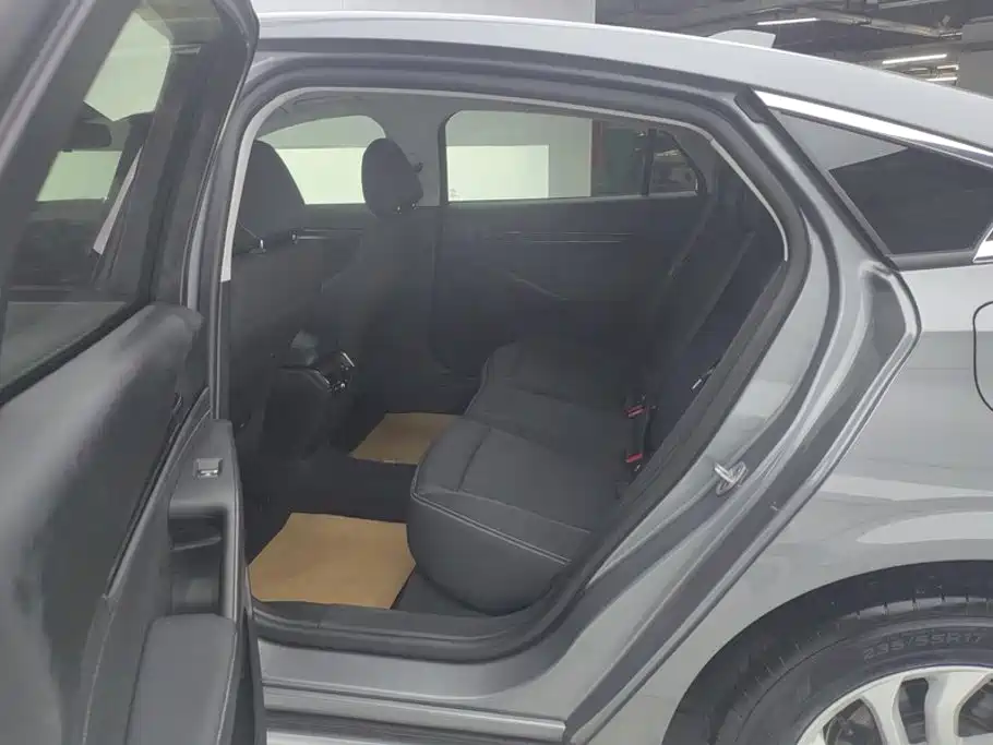 Ford Mondeo — миниатюра 10