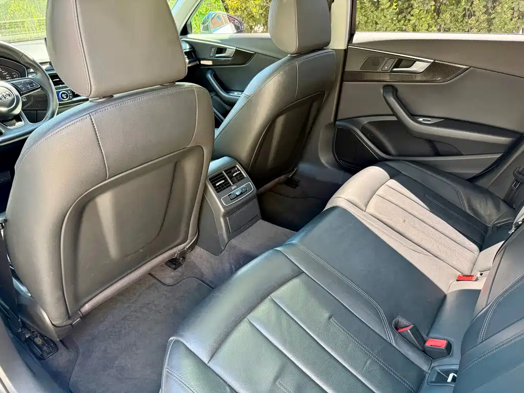 Audi A4L 2018 30 45 TFSI quattro Sport