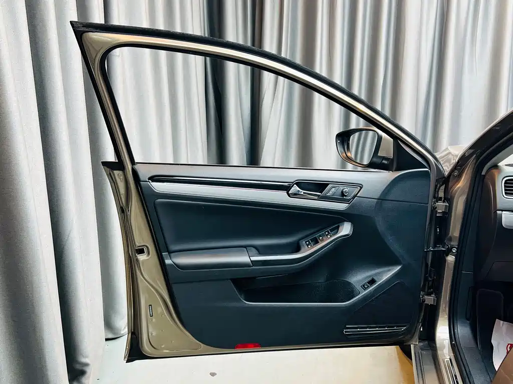 Volkswagen Sagitar — миниатюра 7