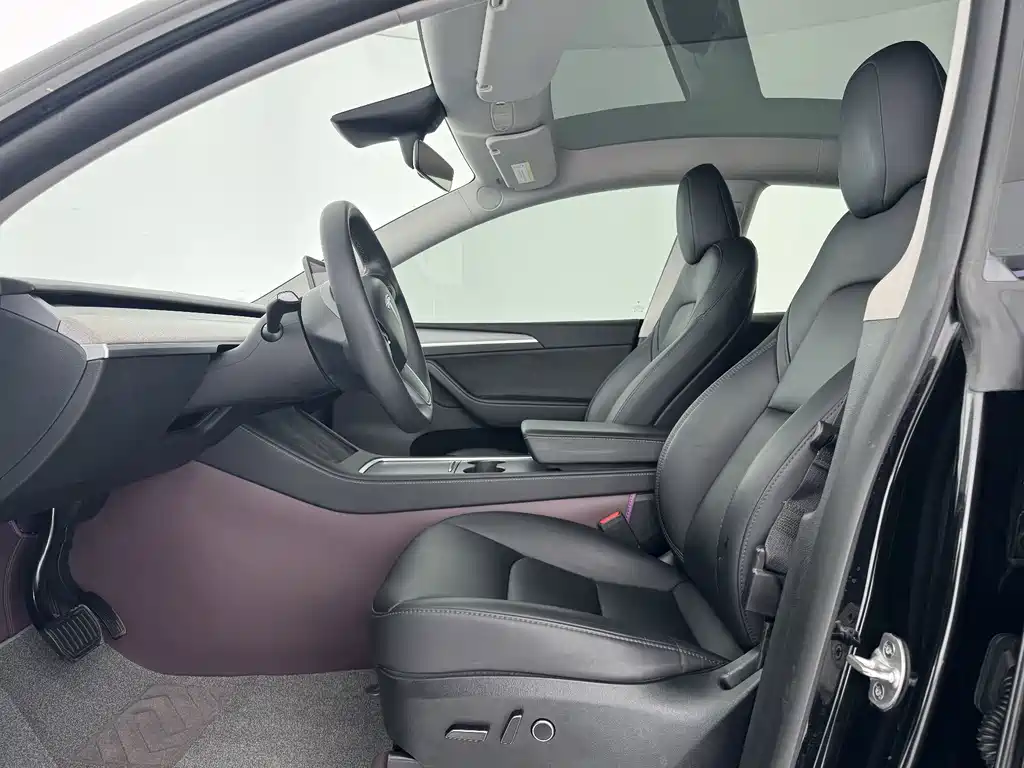 Tesla Model Y — миниатюра 14
