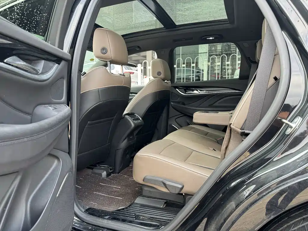 Buick Enclave — миниатюра 13