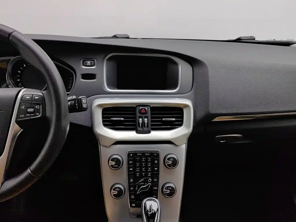 Volvo V40 — миниатюра 12