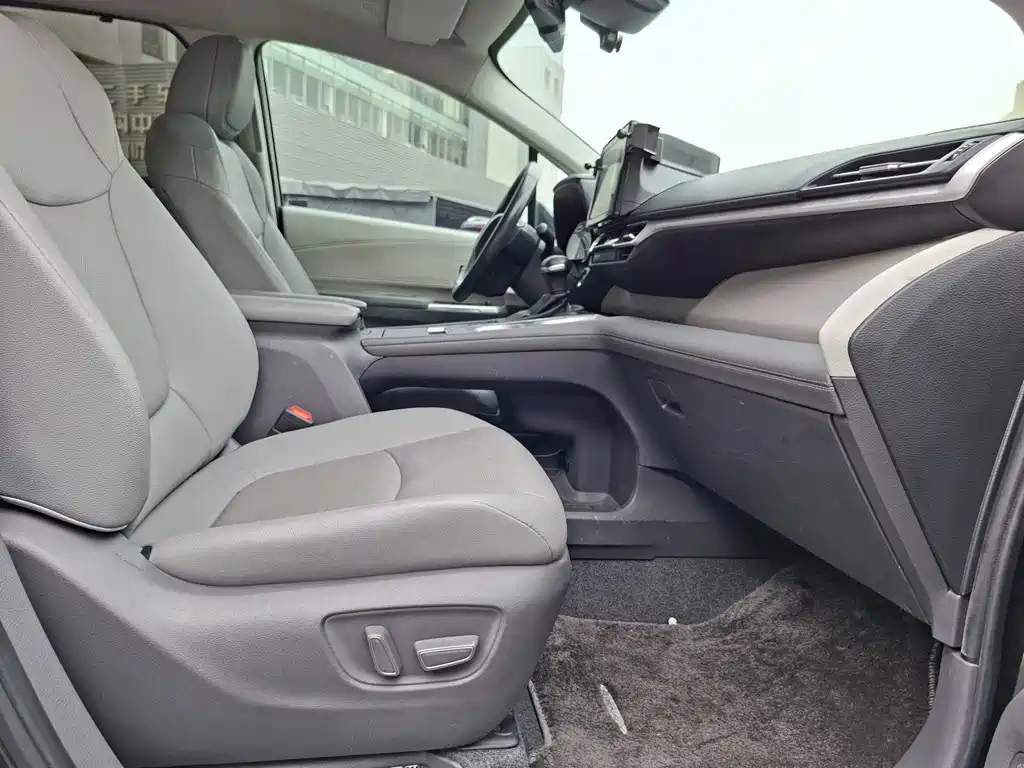 Toyota Sienna 2021 2.5L Luxury