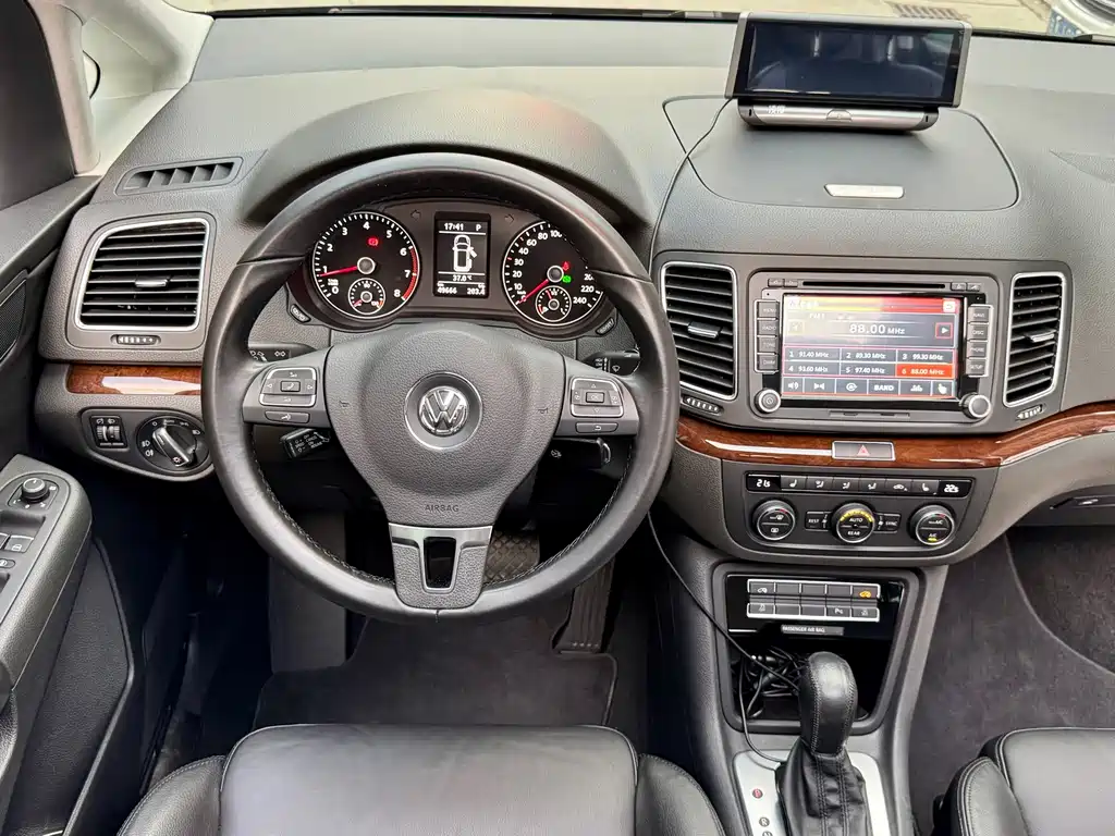 Volkswagen Sharan — миниатюра 11