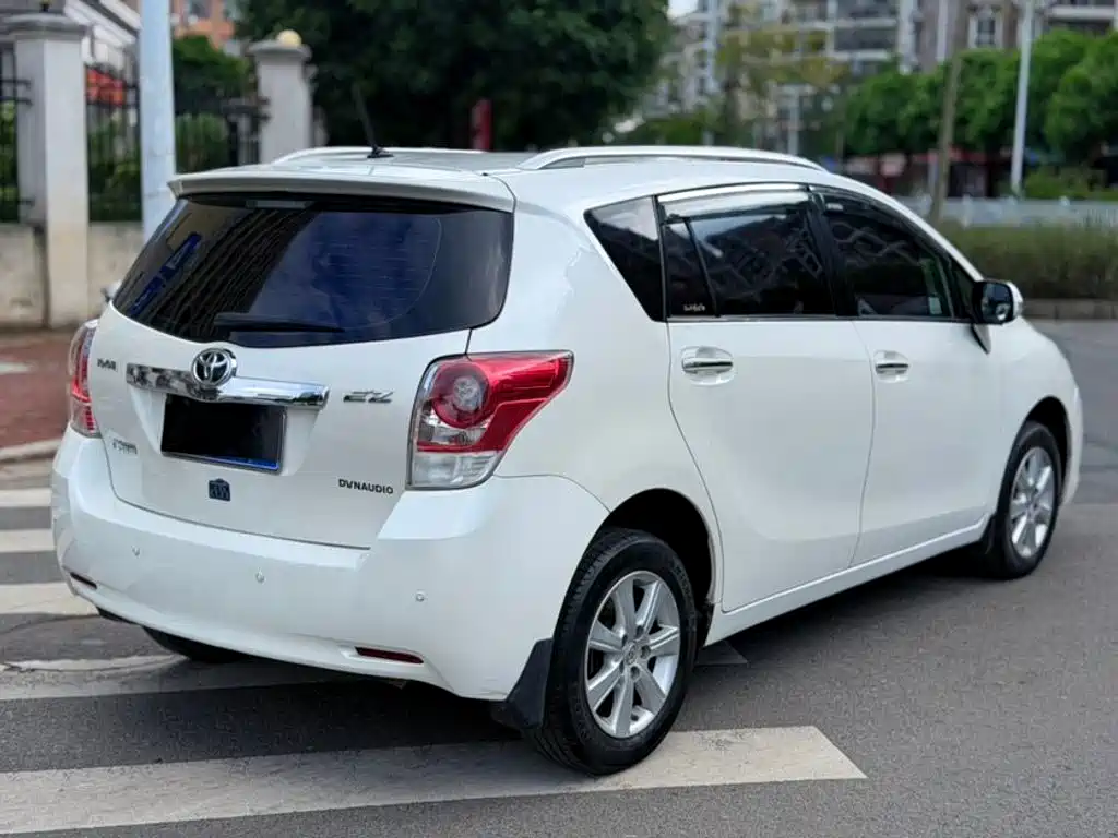 Toyota Verso — миниатюра 4