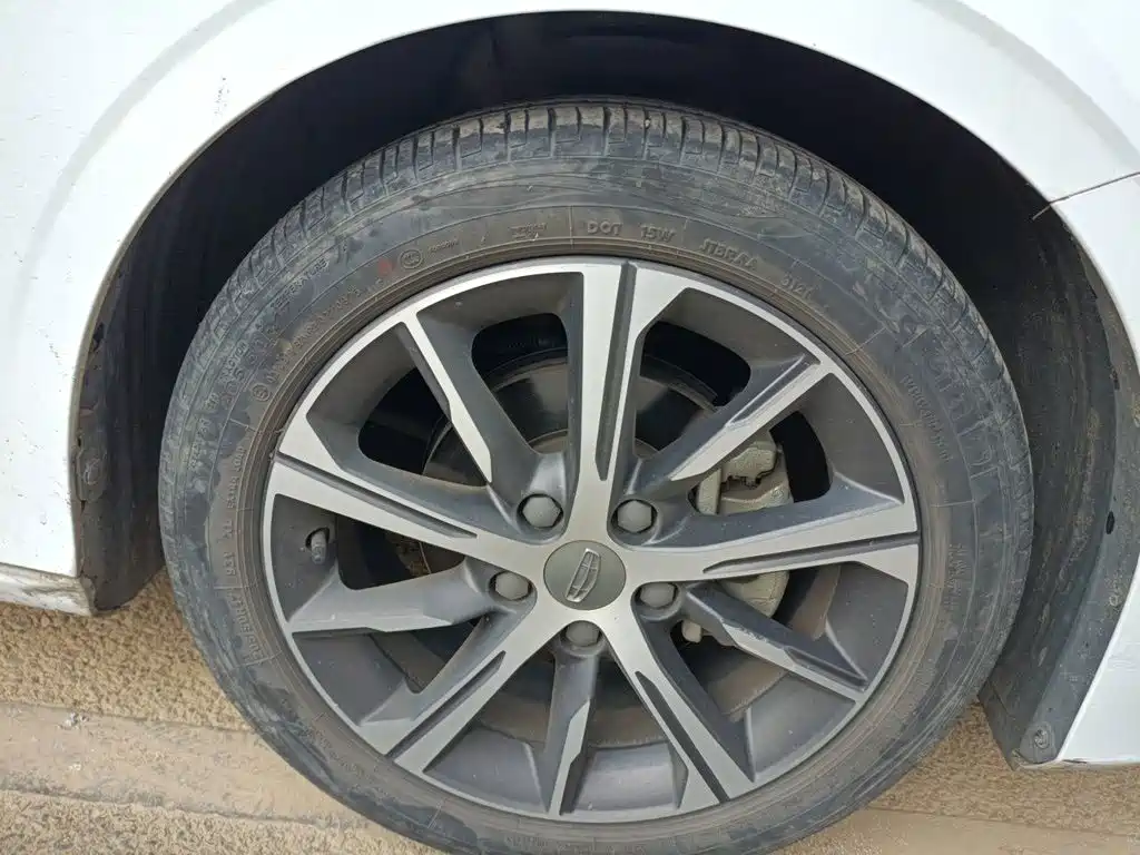 Geely Emgrand — миниатюра 24