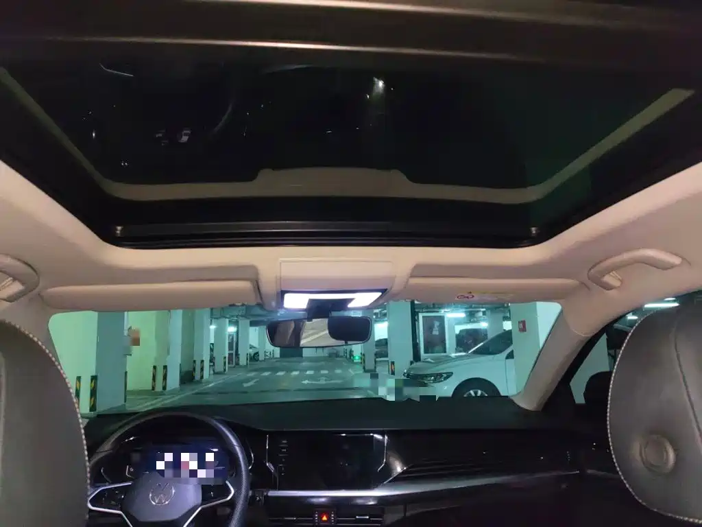 Volkswagen Passat PHEV — миниатюра 9