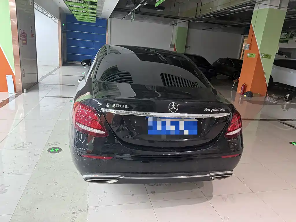 Mercedes-Benz E-Class — миниатюра 3