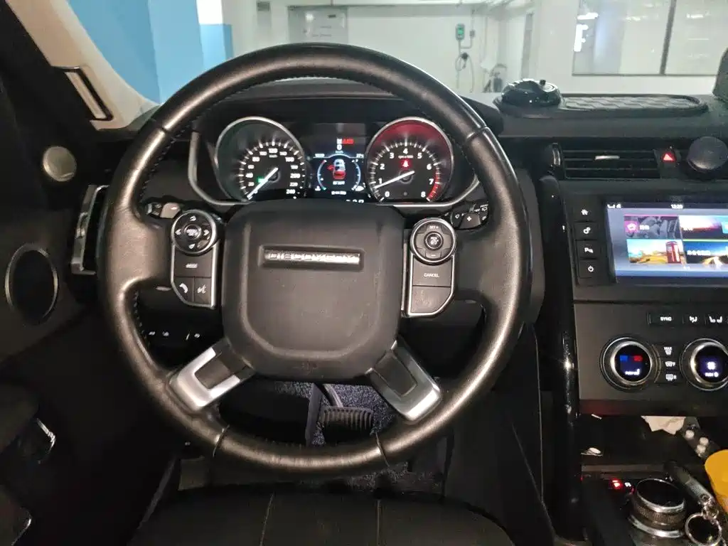 Land Rover Discovery — миниатюра 6