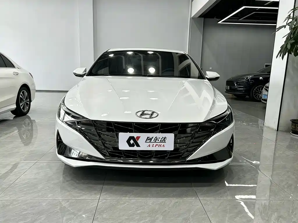 Hyundai Elantra — миниатюра 2