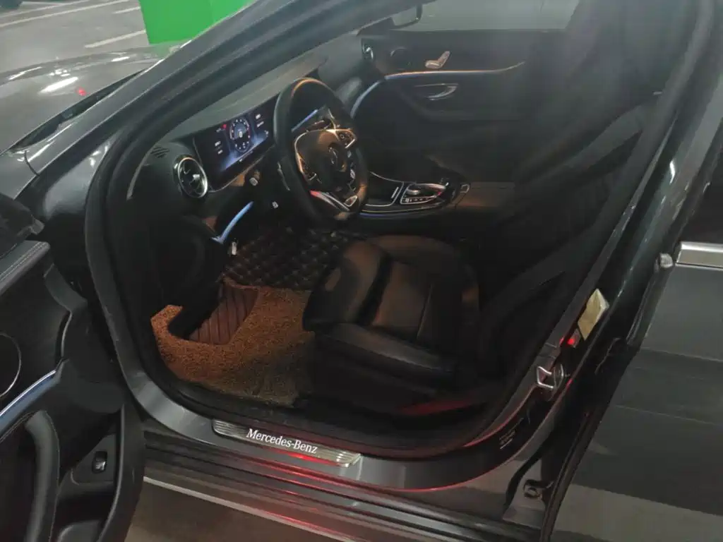 Mercedes-Benz E-Class — миниатюра 12