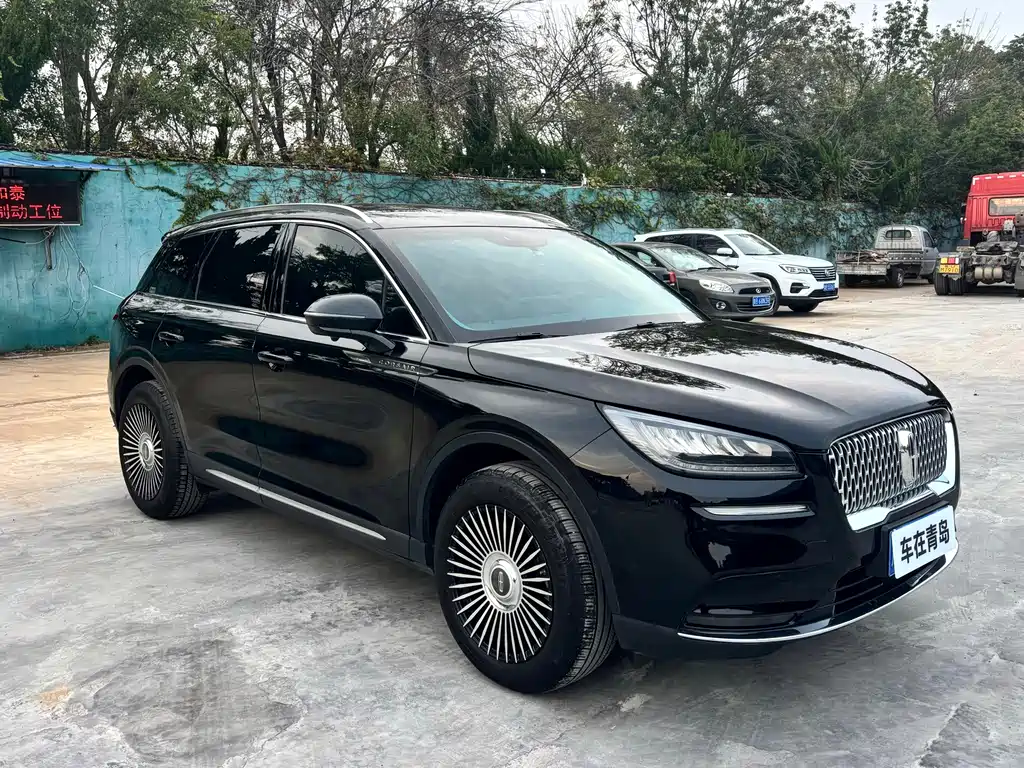 Lincoln Corsair — миниатюра 2