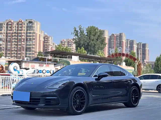 2020 Porsche Panamera