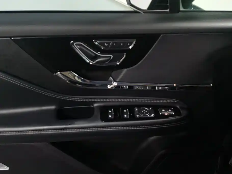 Lincoln Corsair 2022 2.0T Premium