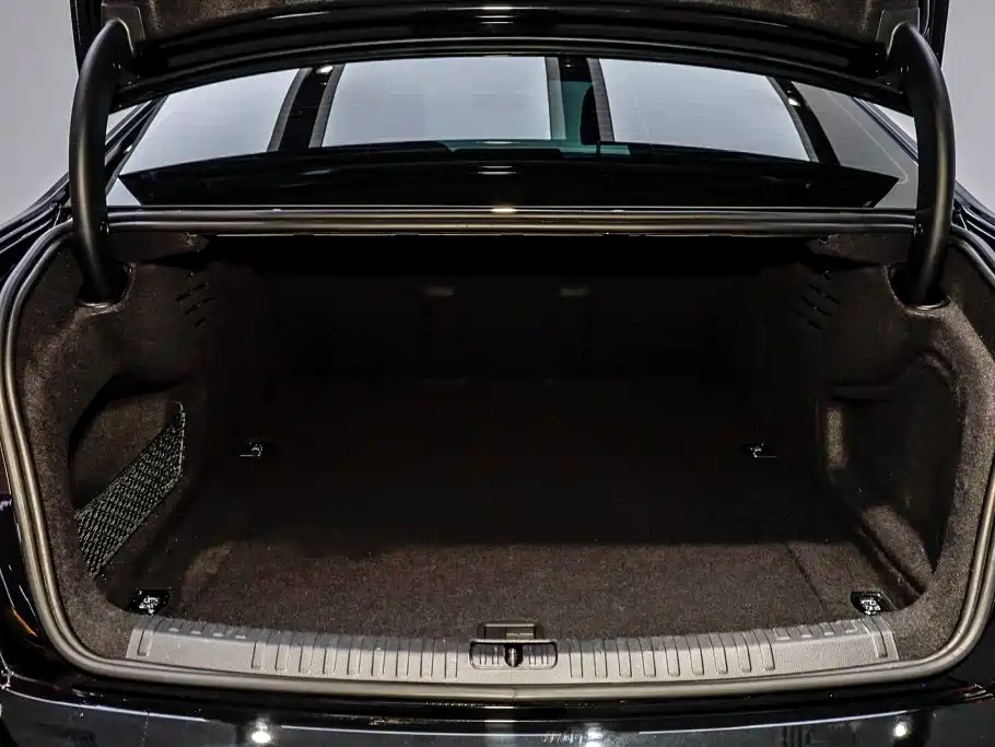 Audi A6L — миниатюра 6