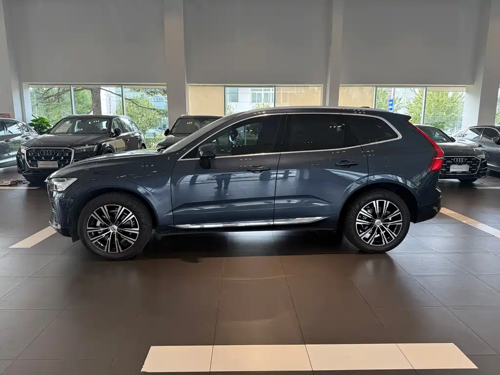Volvo XC60 2022 B5 Luxury