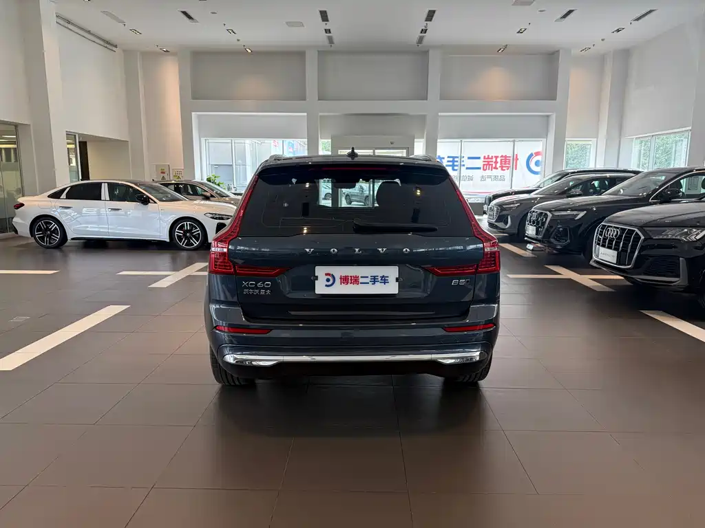 Volvo XC60 2022 B5 Luxury
