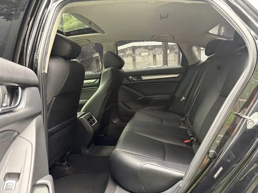 Honda Accord — миниатюра 6