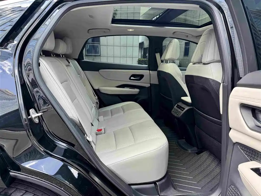 Nissan Ariya — миниатюра 11
