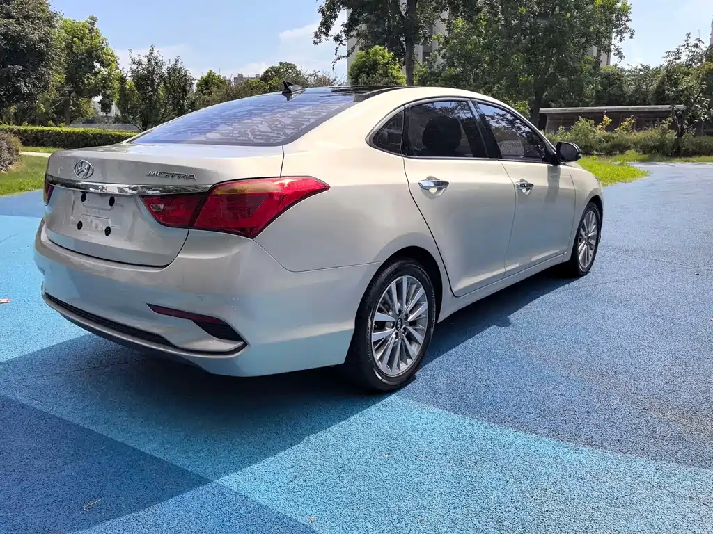 Hyundai Mistra — миниатюра 7
