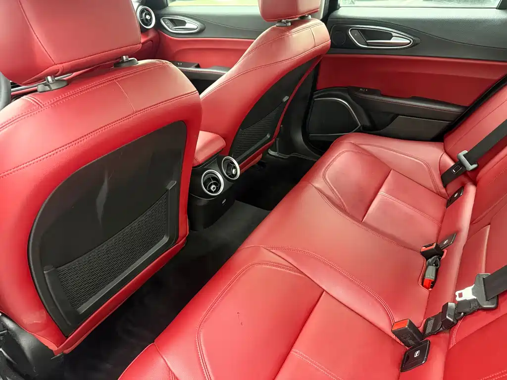 Alfa Romeo Giulia — миниатюра 13