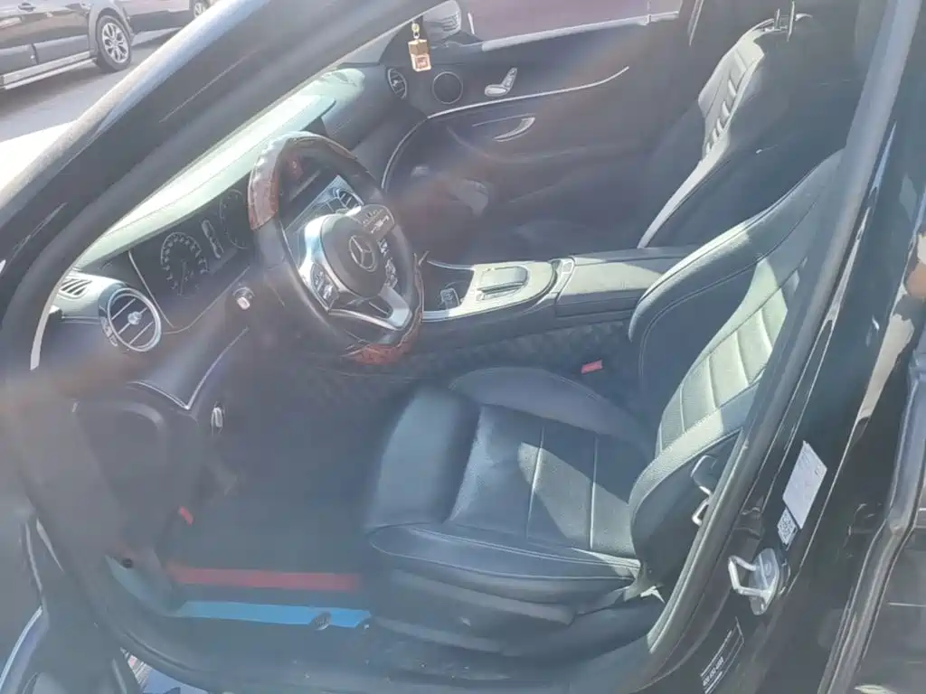 Mercedes-Benz E-Class — миниатюра 15