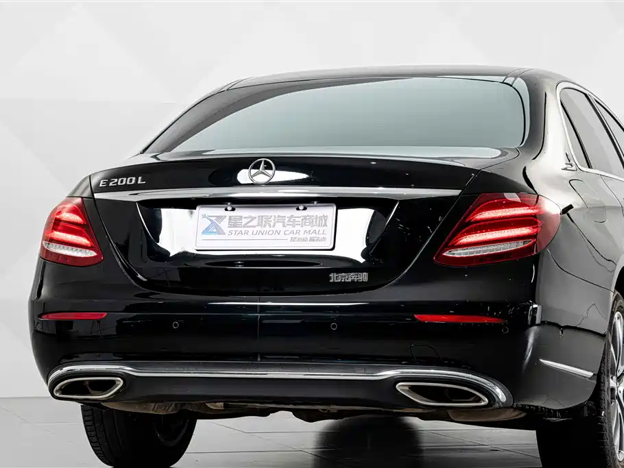 Mercedes-Benz E-Class — миниатюра 7