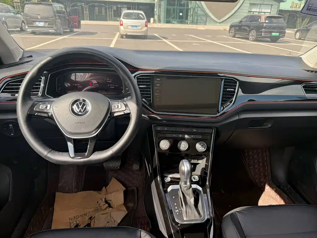 Volkswagen T-Roc — миниатюра 14