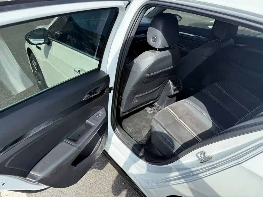 Volkswagen Golf — миниатюра 6
