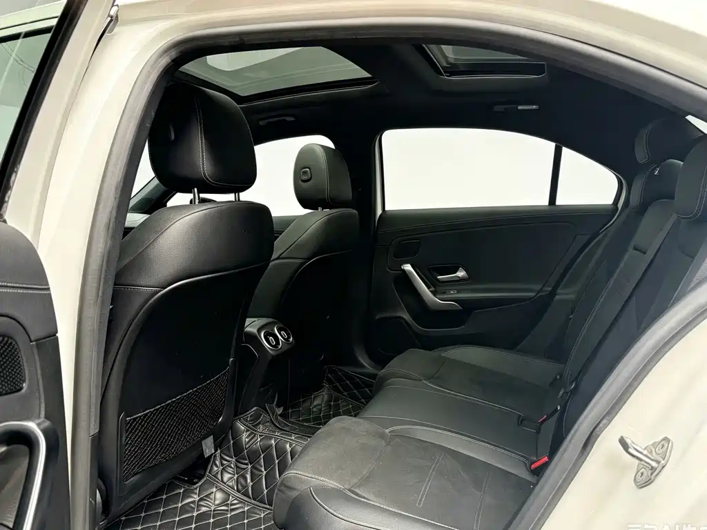 Mercedes-Benz A-Class — миниатюра 9