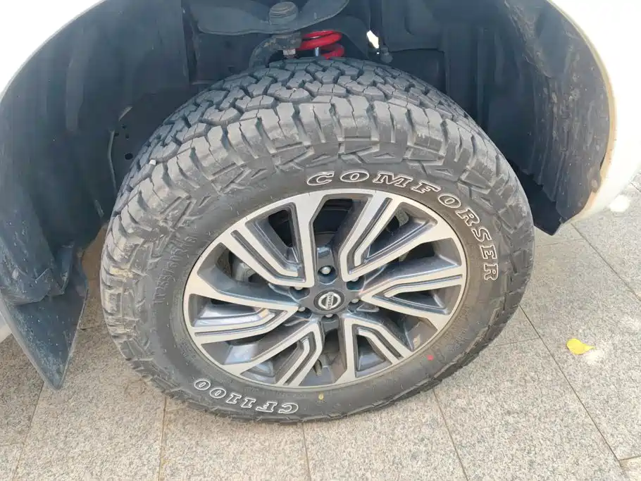 Nissan Terra — миниатюра 6
