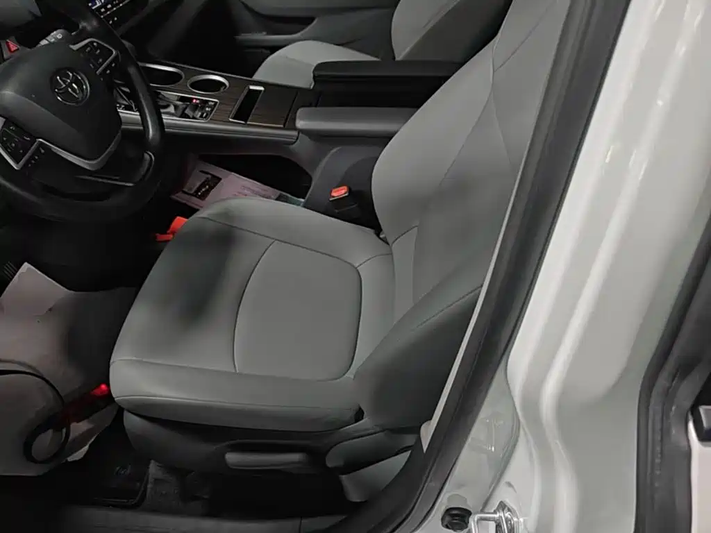 Toyota Granvia — миниатюра 15