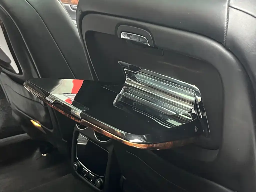 Jaguar XJ — миниатюра 22