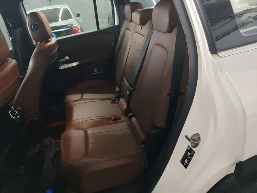 Mercedes-Benz GLB — миниатюра 17