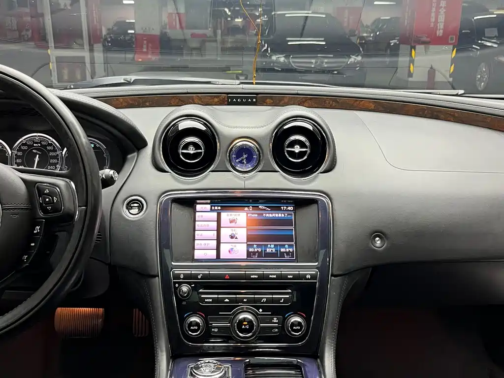 Jaguar XJ — миниатюра 33