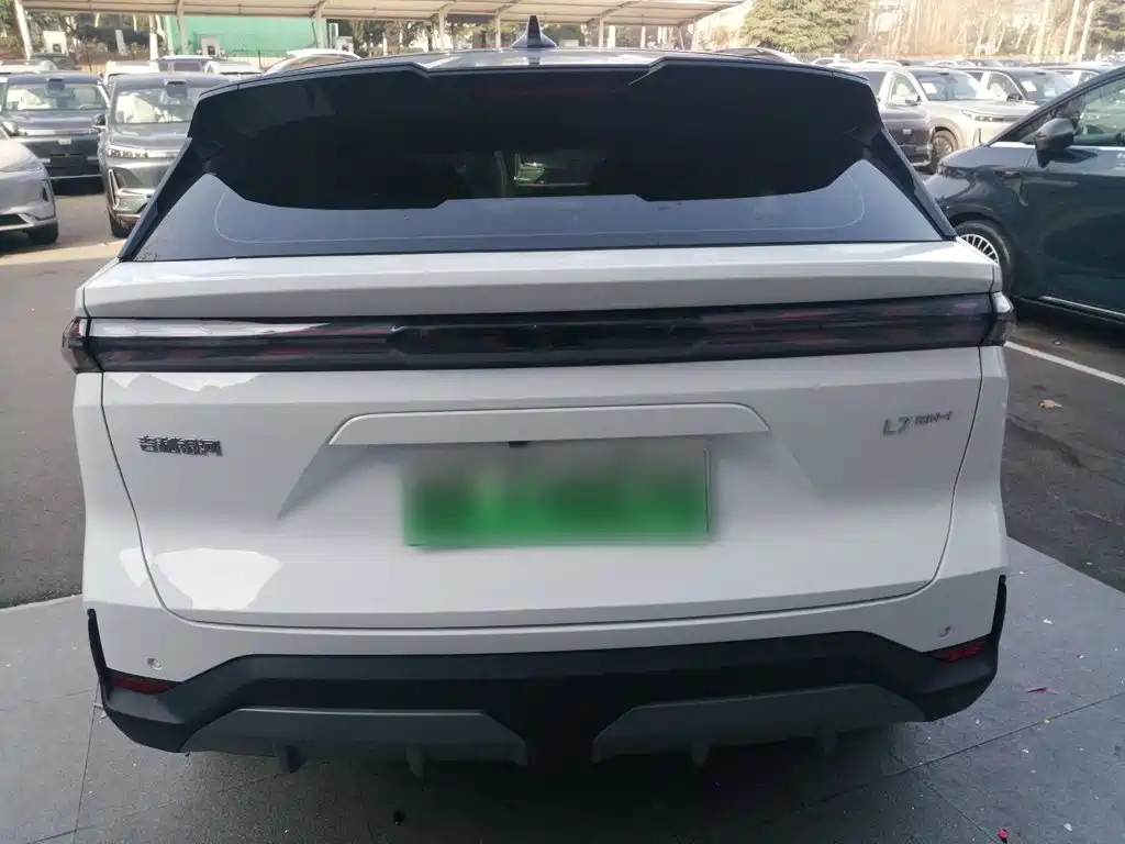 Geely Galaxy Galaxy L7 L7 2025 EM-i 115km +