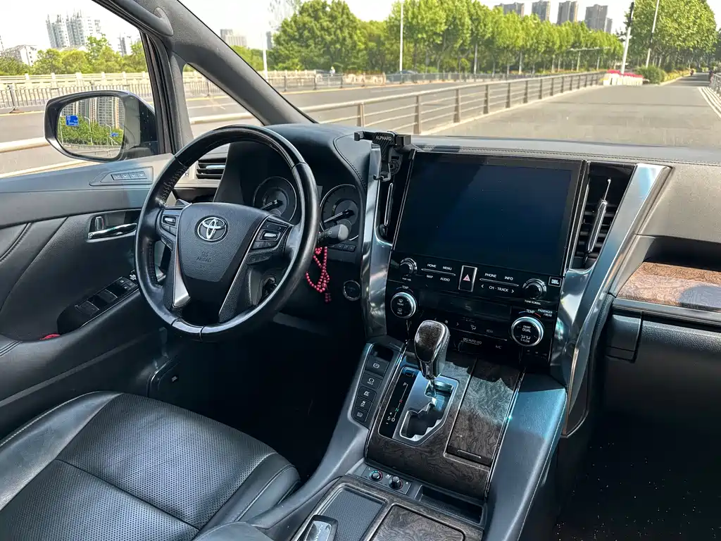 Toyota Alphard 2021 2.5L Premium