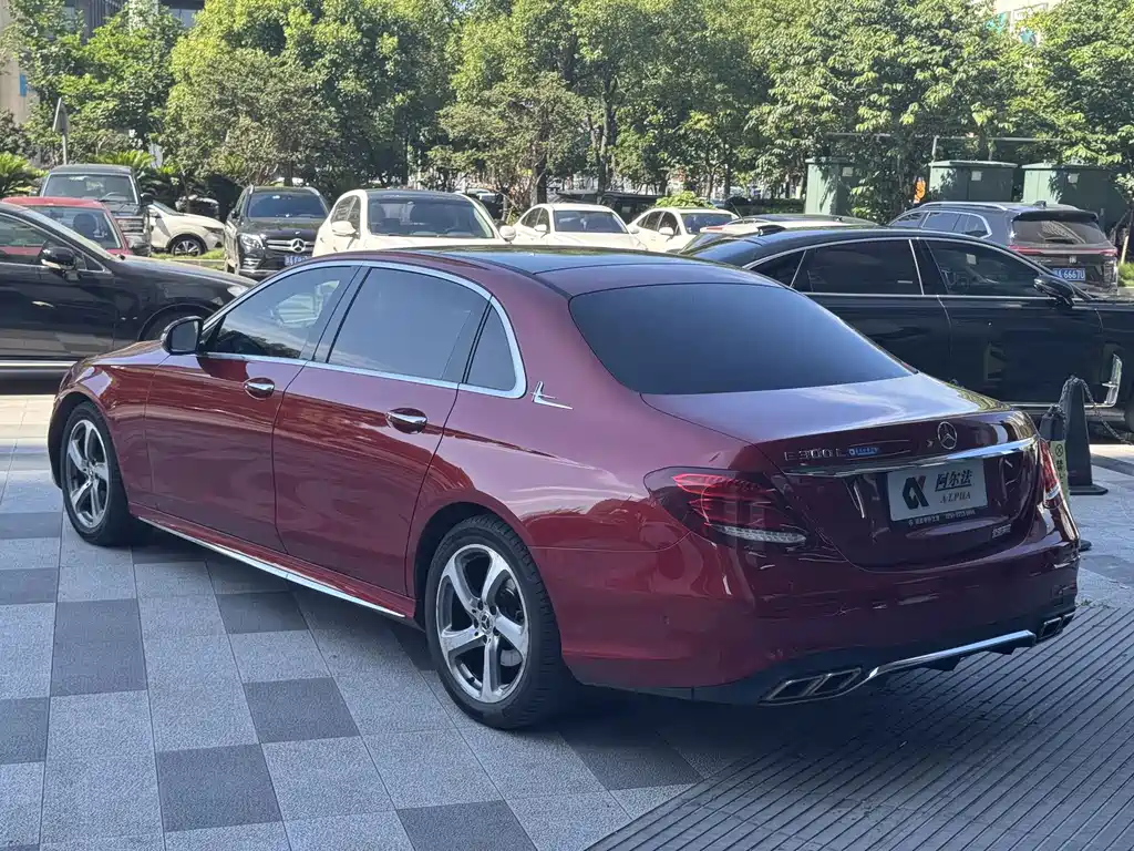 Mercedes-Benz E-Class — миниатюра 4