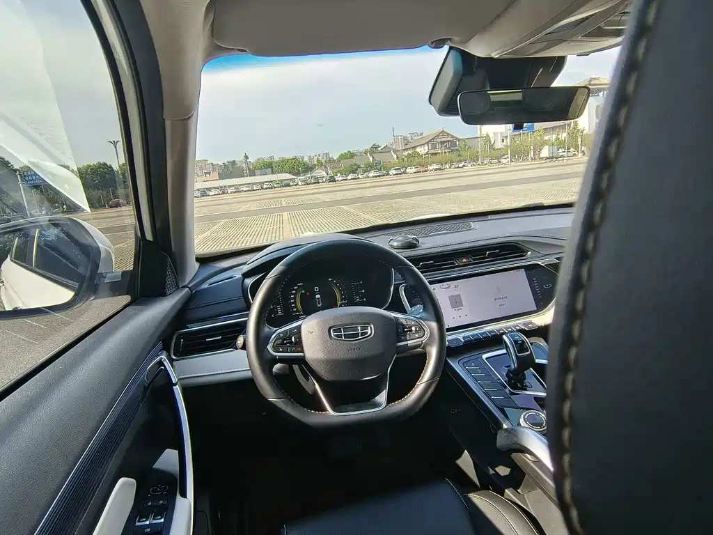 Geely Boyue — миниатюра 10