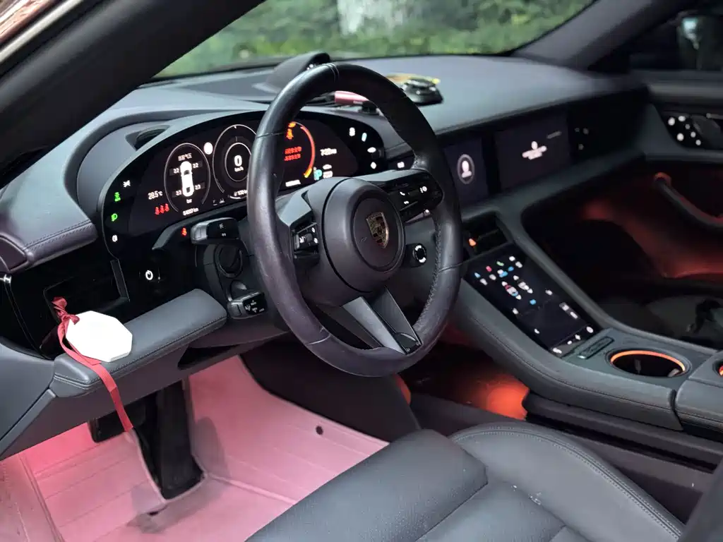 Porsche Taycan — миниатюра 6