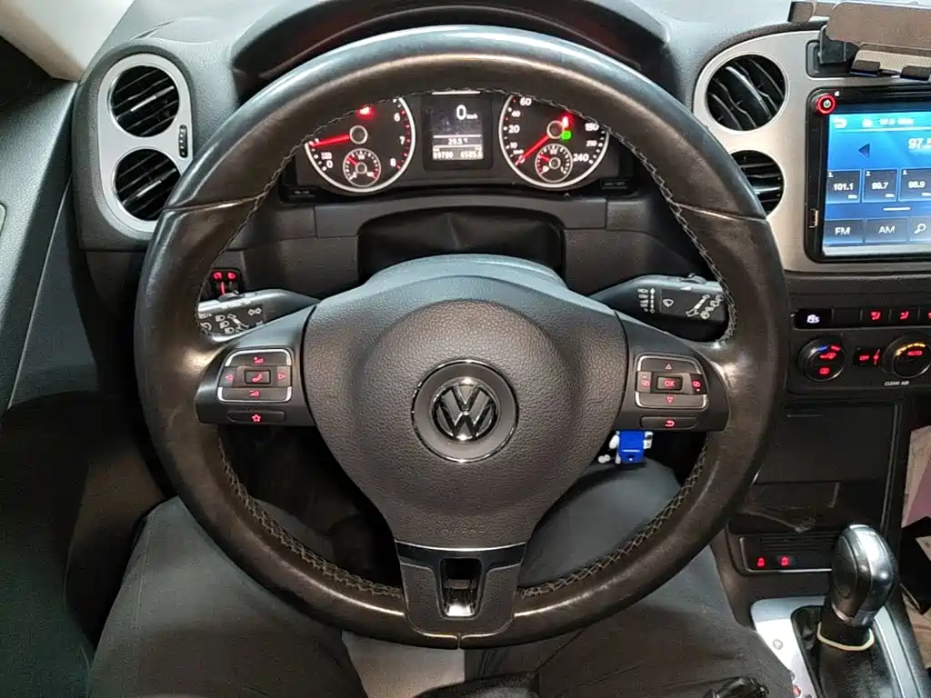 Volkswagen Tiguan — миниатюра 11