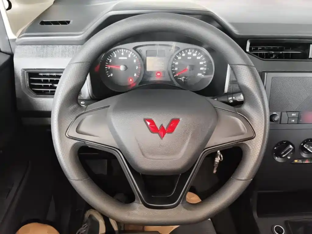 Wuling Hongguang PLUS — миниатюра 11