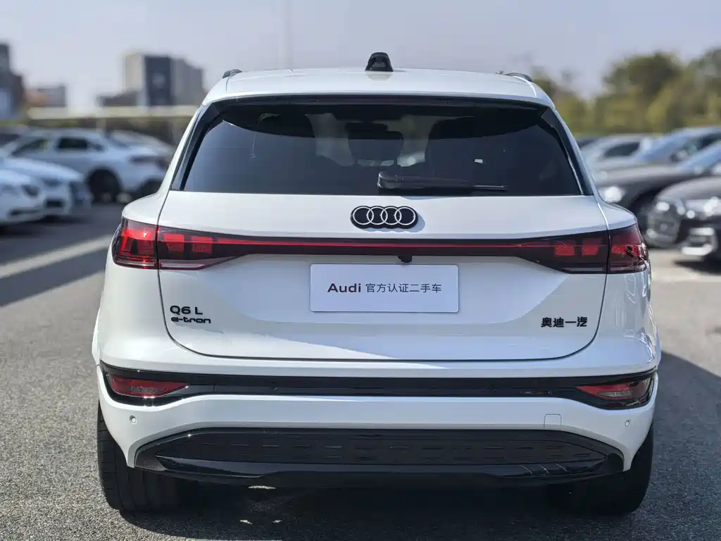 Audi Q6L e-tron — миниатюра 8