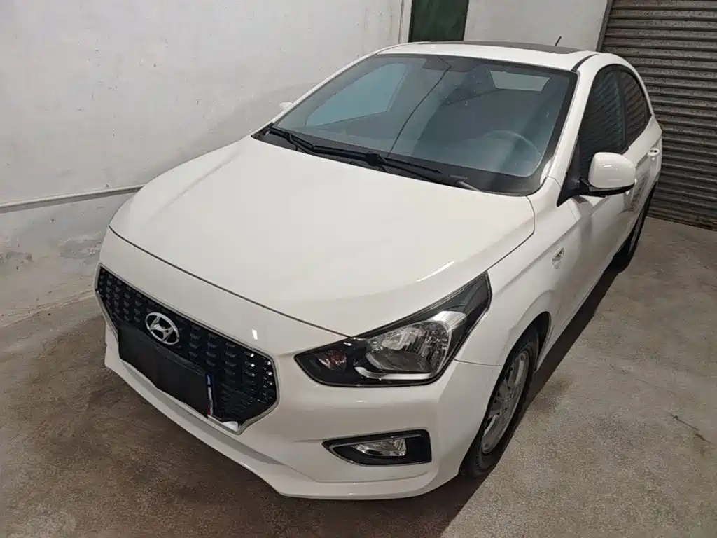 2018 Hyundai Verna - zdjęcie 1 z 25