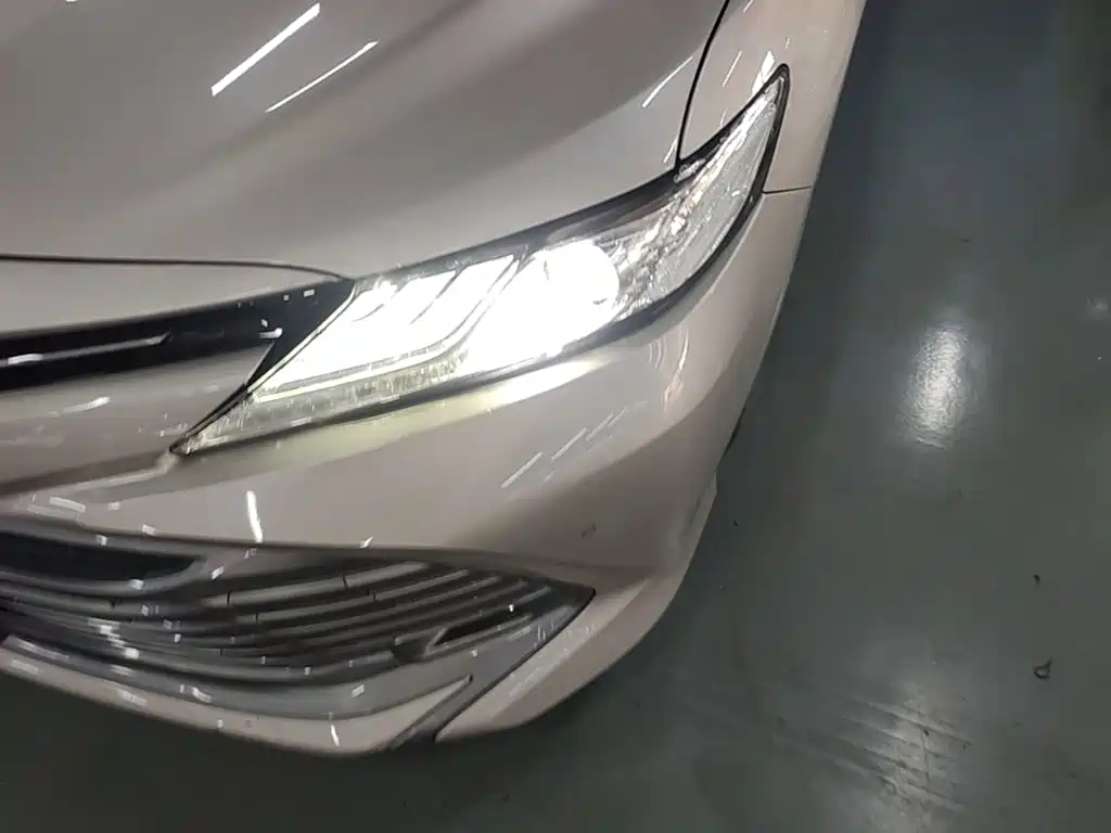 Toyota Camry — миниатюра 24