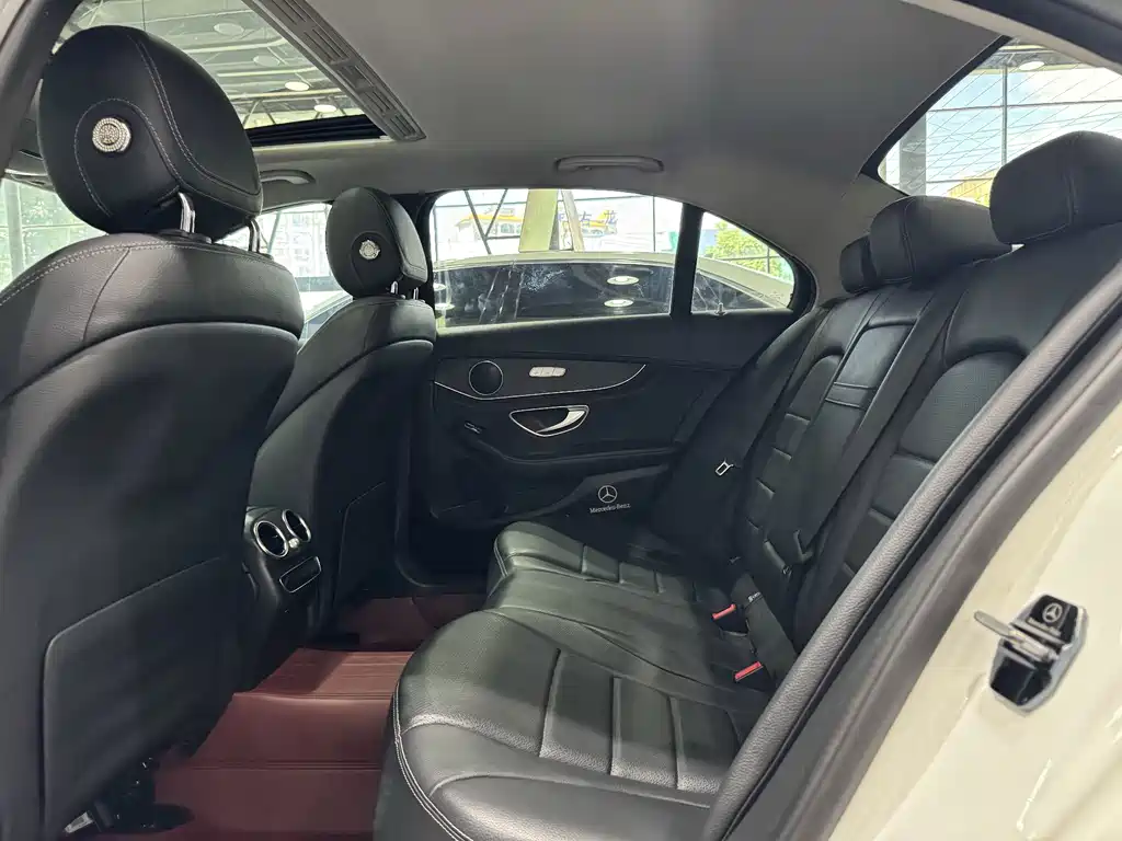 Mercedes-Benz C-Class — миниатюра 14