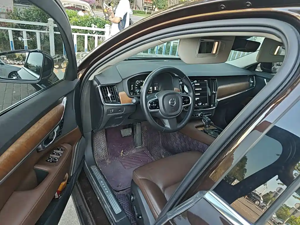 Volvo S90 — миниатюра 16